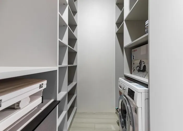 Luxury Waterfront 3-bedrooms * Odessa