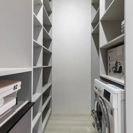 Luxury Waterfront 3-bedrooms * Odessa