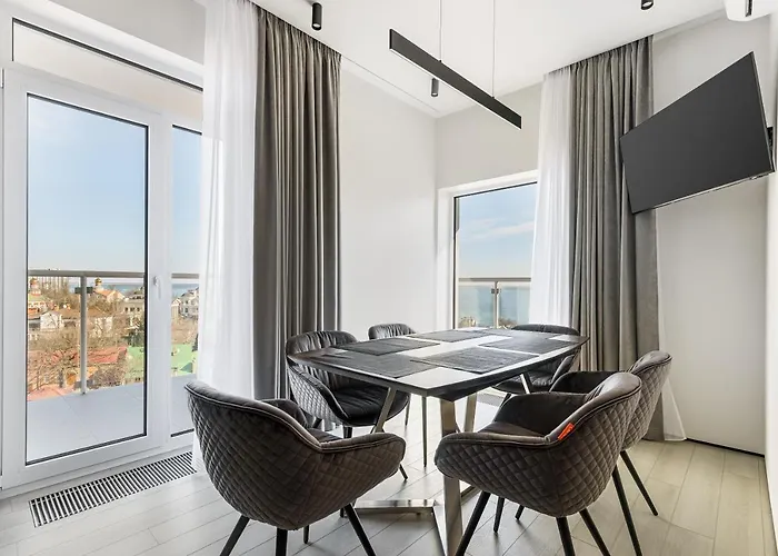 Luxury Waterfront 3-bedrooms * Odessa